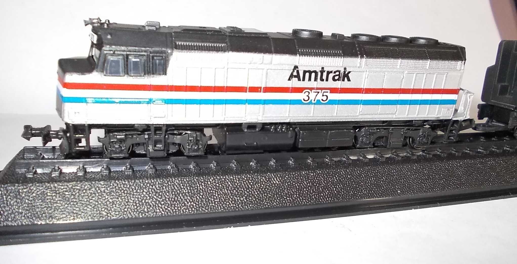 Lokomotywa - Amtrak F40PH (skala 1:160) - Amercom