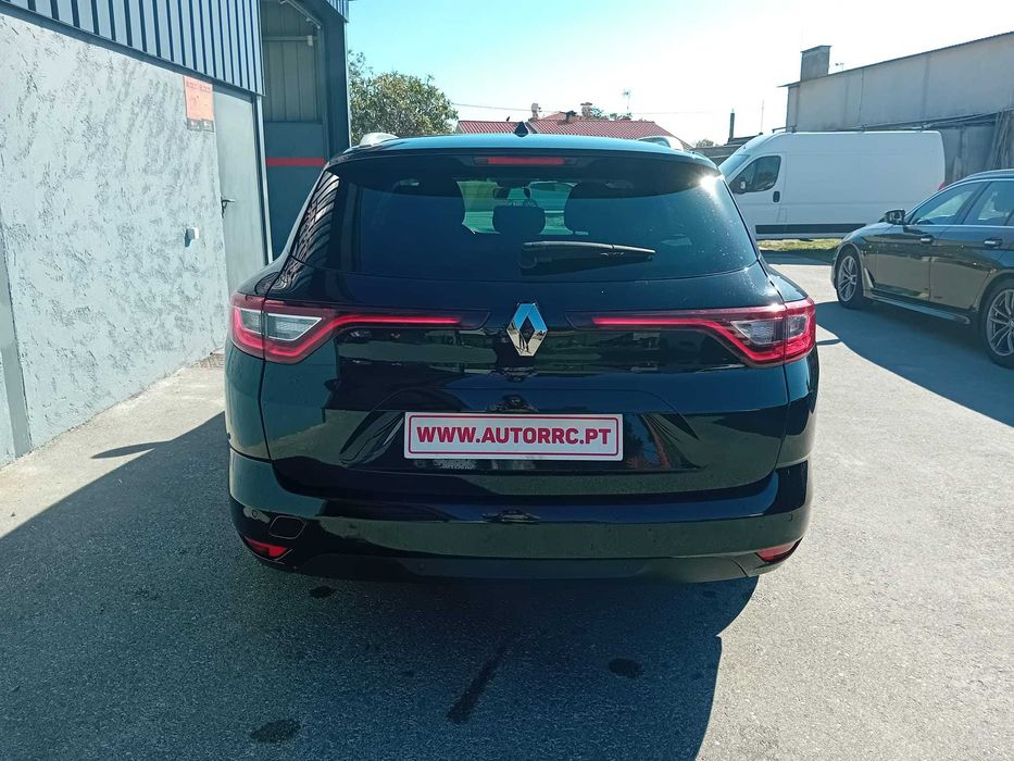 Renault Megane Sp. Tourer 1.5 Bluedci Limited c/IVA (pequeno sinistro)