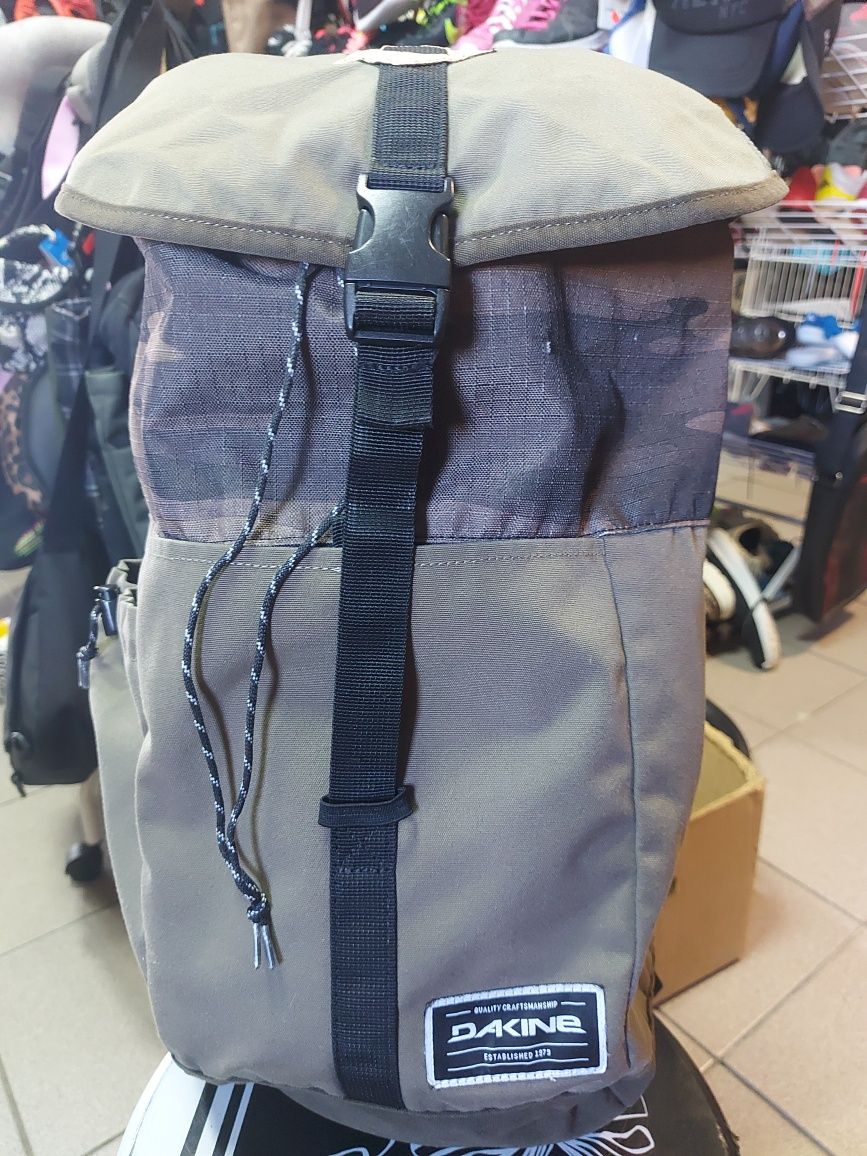 Рюкзак  DAKINE Range 24L watts