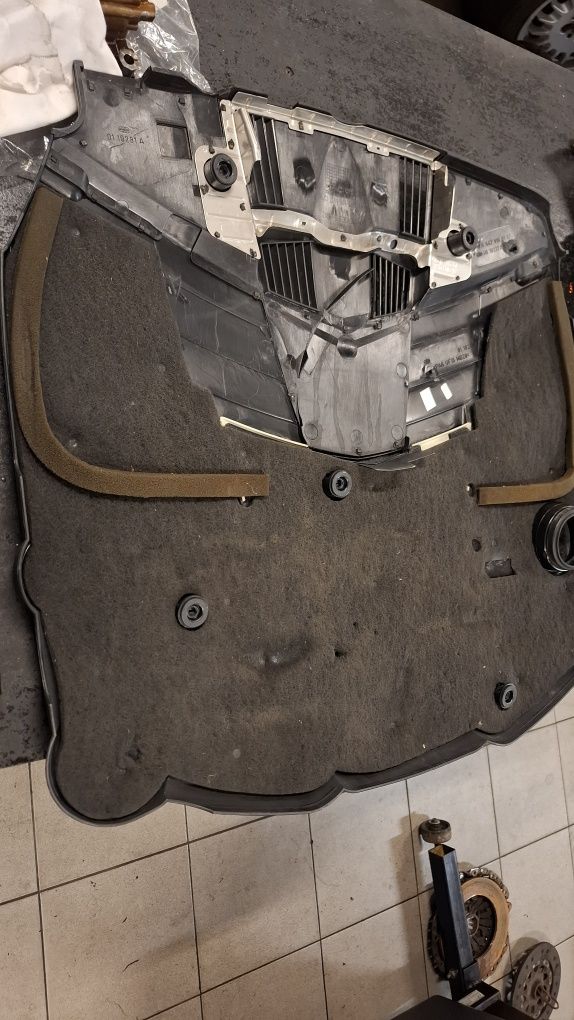 Osłona na silnik Mercedes 3.0 v6 cdi cls w204 w211 w219 w221 w251 w209
