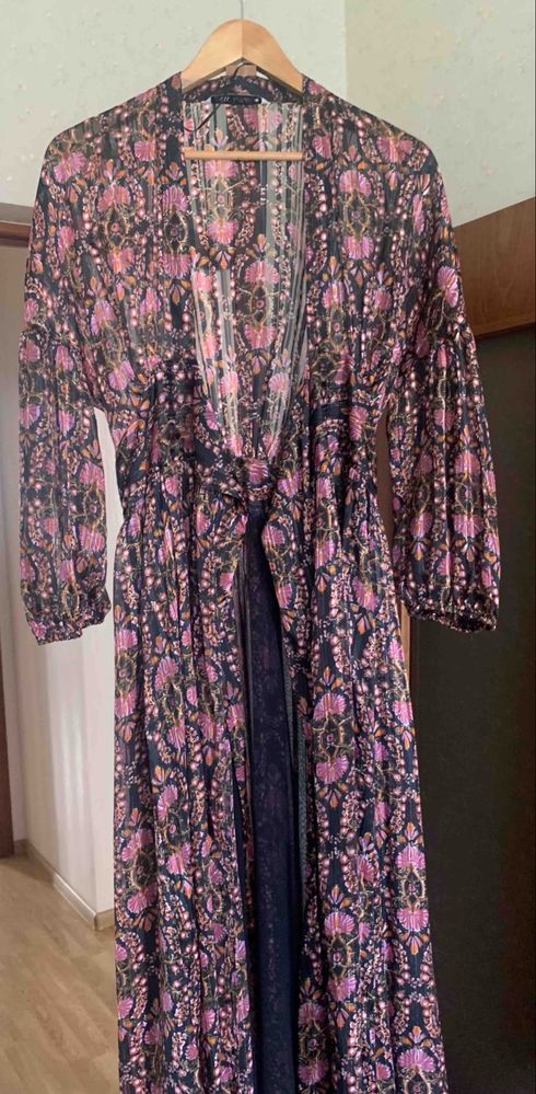 Платье Zara шикарное