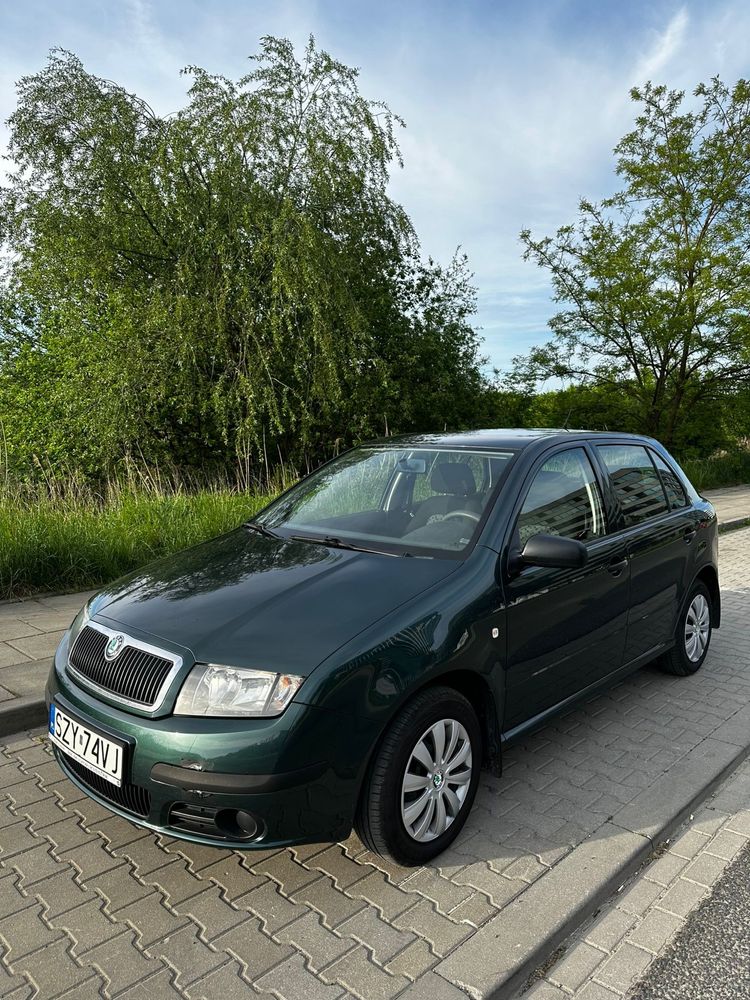 Skoda Fabia 1.2 2006 4l/100 km, jak nowe.