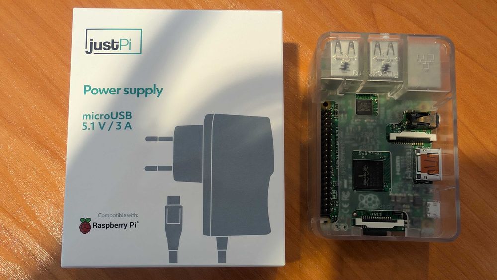 Raspberry Pi 2 Model B v1.1 + 8GB + nowy zasilacz 5.1V/3A