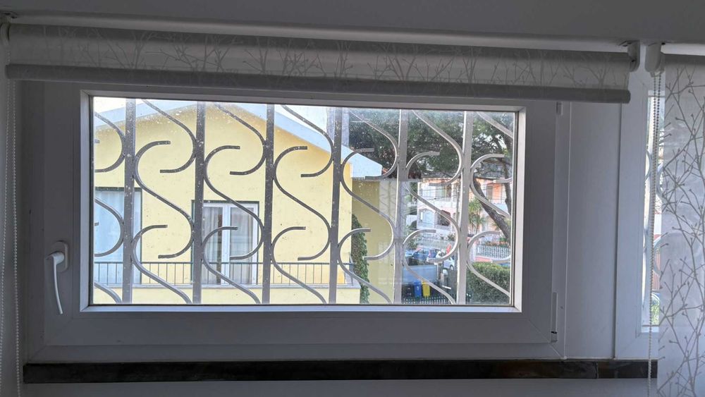 Caixilharias e estores como NOVOS