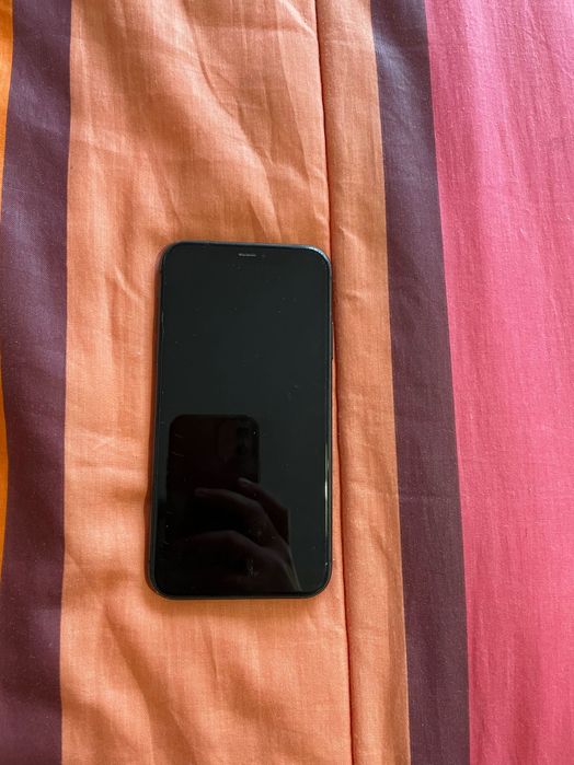 iPhone 11 preto 64GB