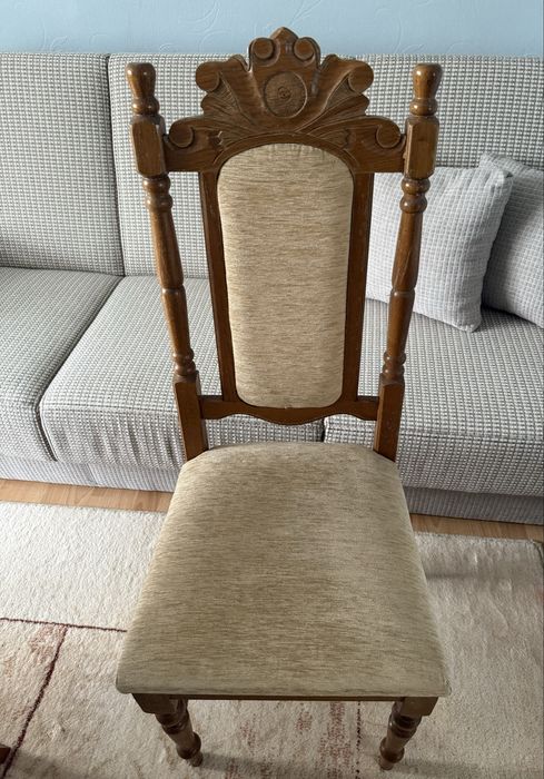 Sprzedam 8 krzeseł + stół