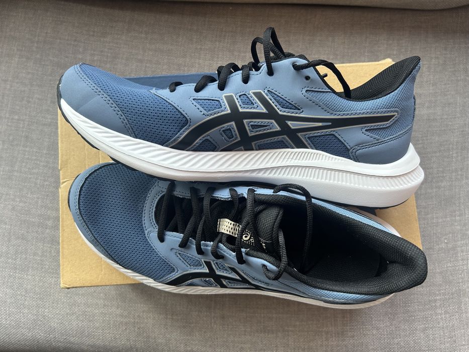 Чоловічі кросівки Asics