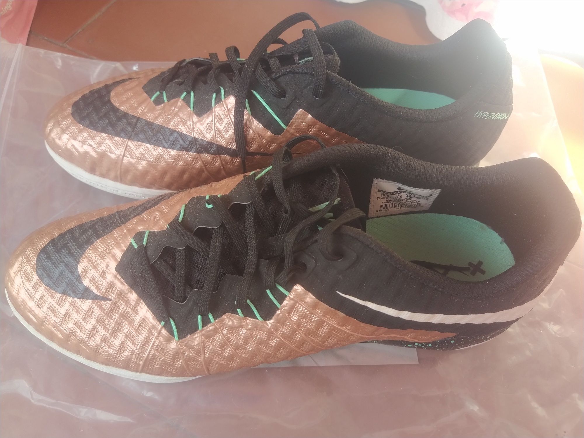 Tênis Nike hypervenom
