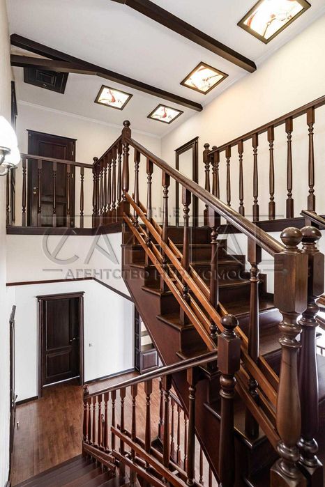 3-этажный Дом (500м2) 30 соток, с шикарным бассейном, Лесники