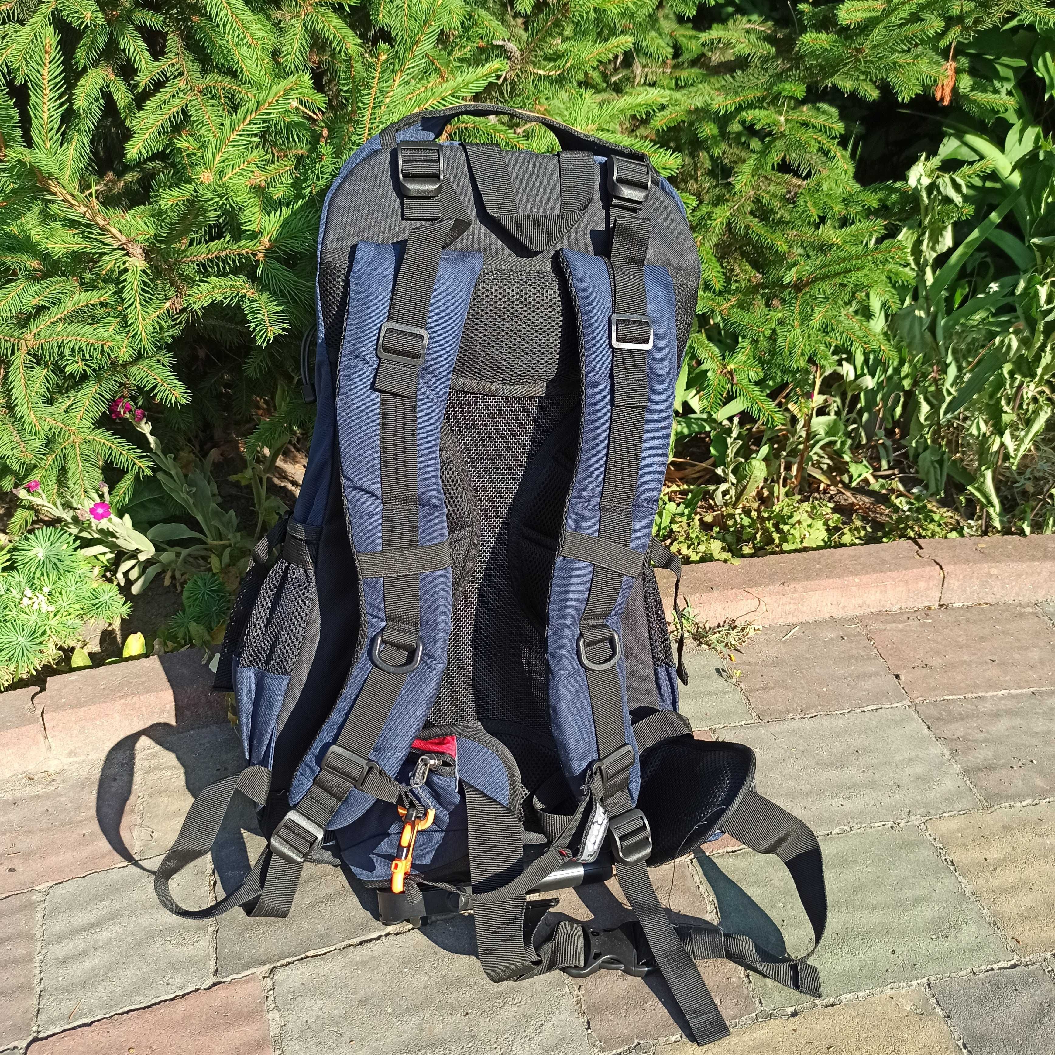 трекинговый рюкзак DEUTER Mountain с каркасной спинкой