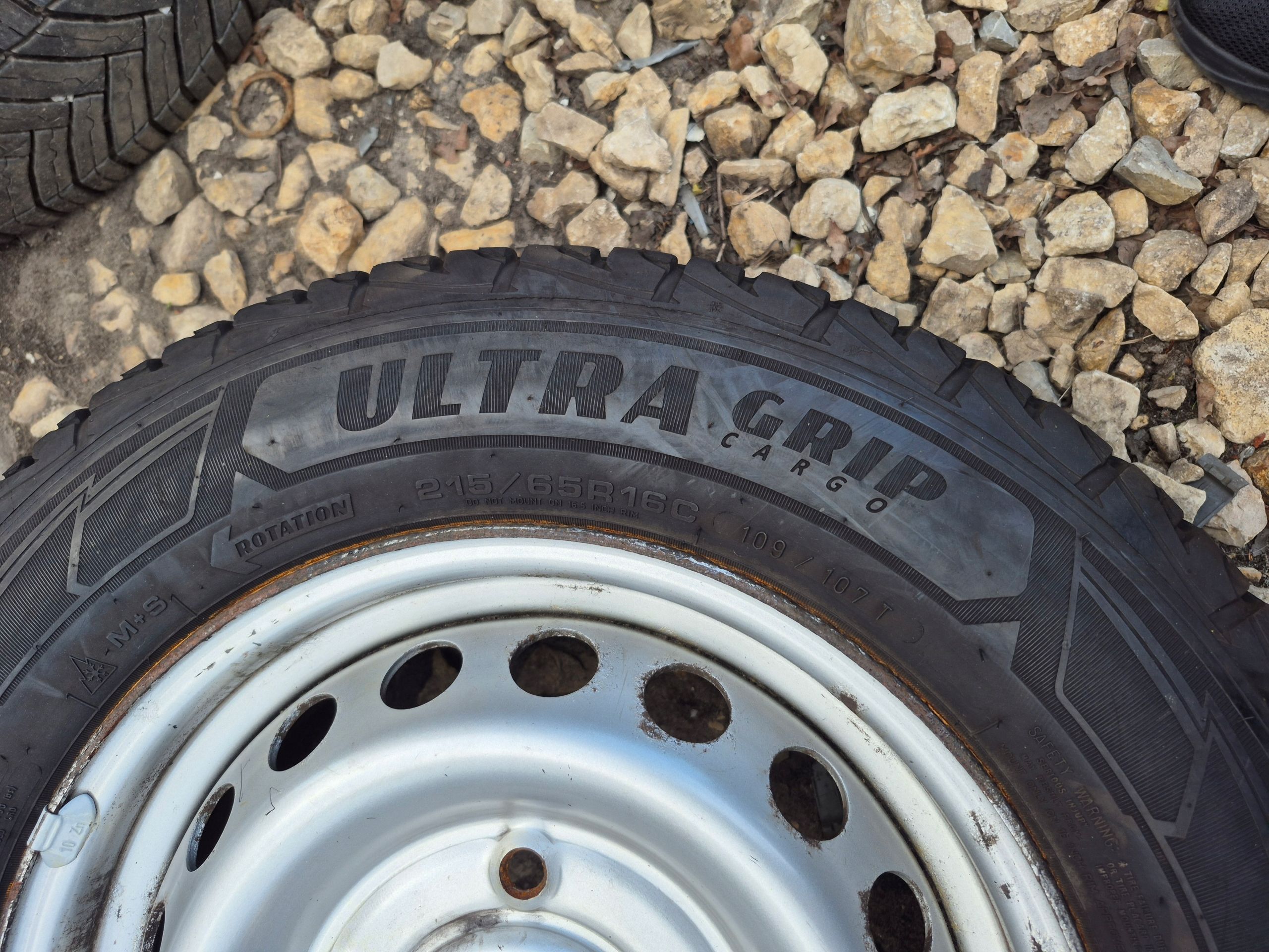 Goodyear Ultra Grip Cargo 215/65R16C 109/107T 22R 2X