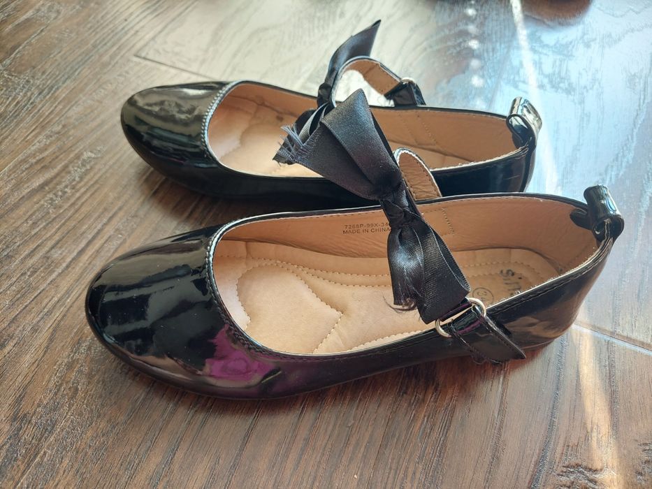 Baleriny, czarne, lakierowane, sinsay, rozmiar 34