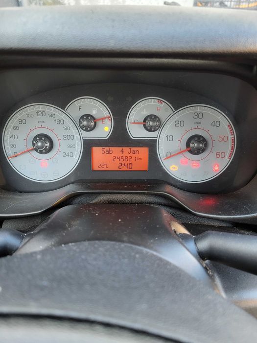 Vendo Fiat Punto 1.3 Multijet Diesel (avariado)