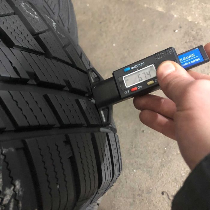 Шини б/у 205/60 R16 Blacklion 4Season Пара Зима