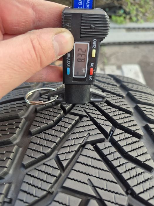 Opony uniroyal winterexpert 235.35r19 2szt zima 24r