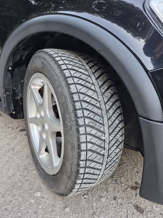 Sprzedam Volvo C30 1.6 D2 115 KM – oszczędne i zadbane.