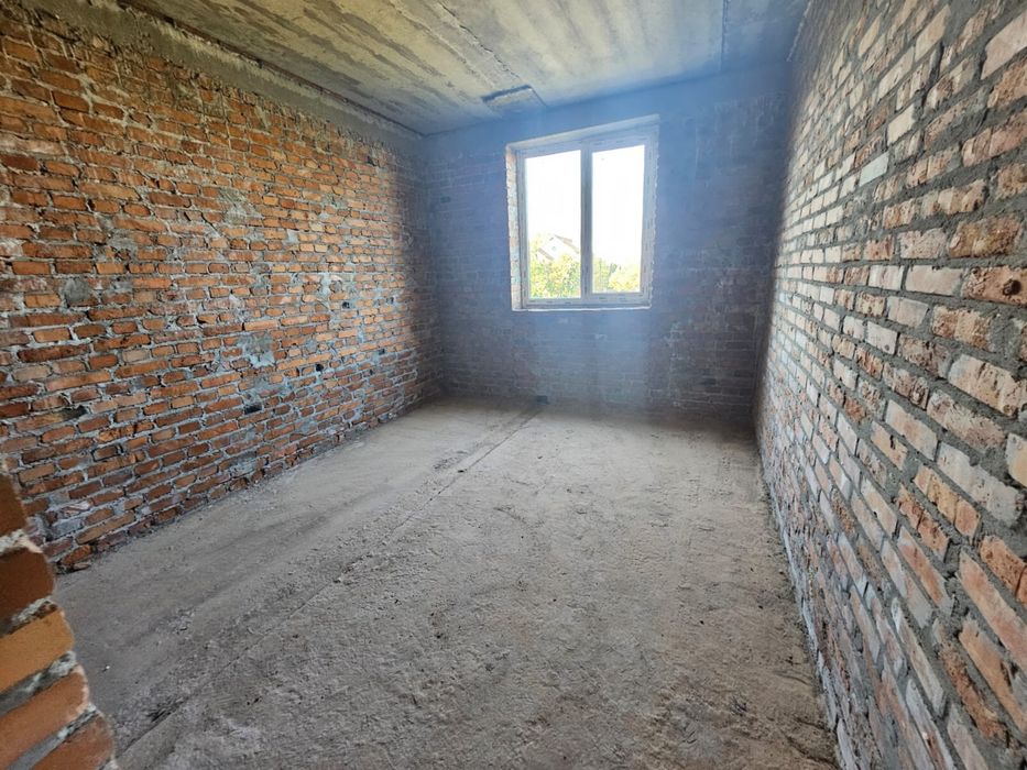 Сучасна  простора 2 к квартира 63 м2