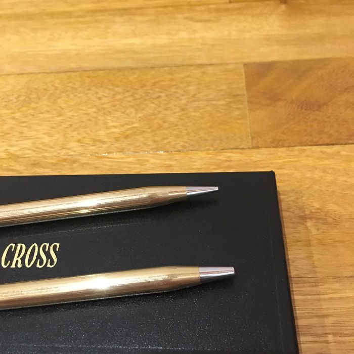 Esferográfica e lapiseira da marca CROSS