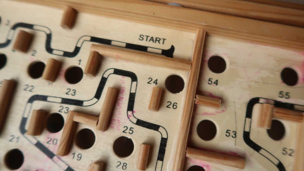 Jogo De Labirinto Com Bolas De Madeira ( Crianças / adultos / idosos)