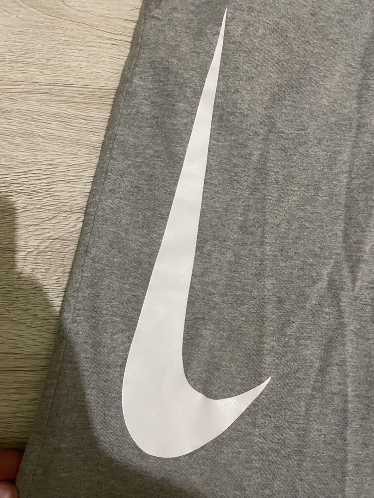 Шорты Nike Big Swoosh Tech Fleece Pack