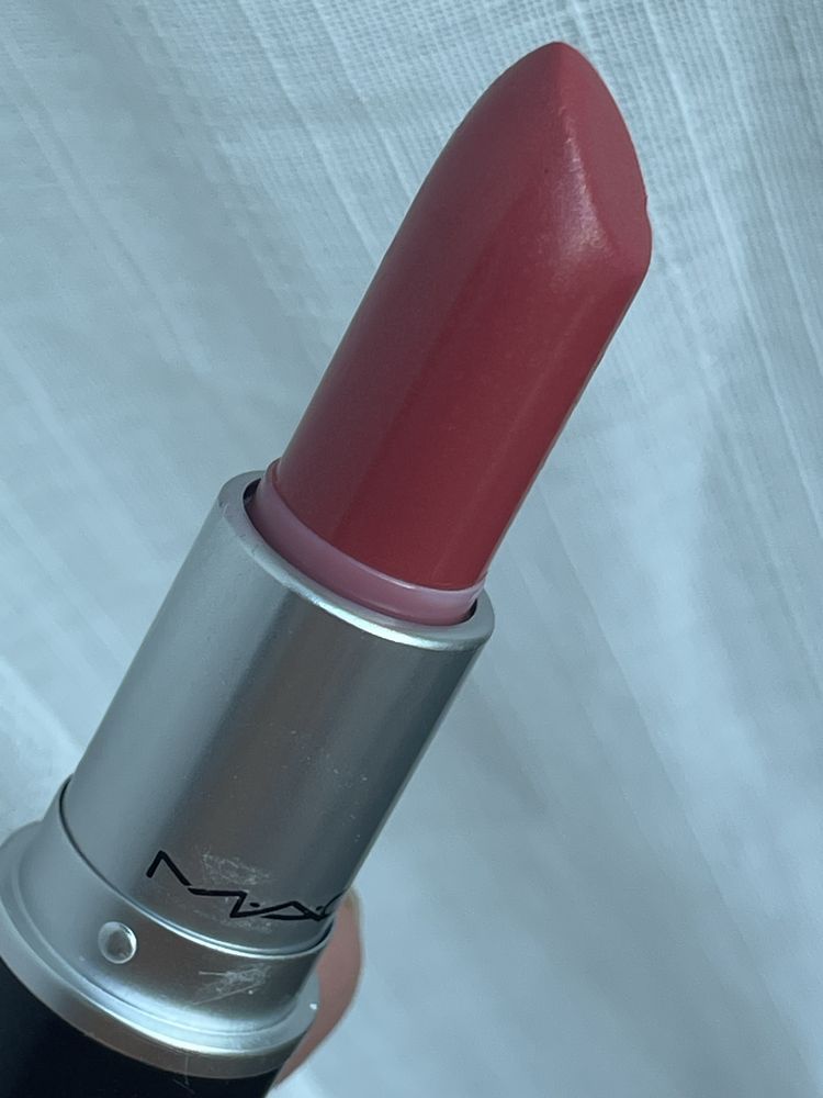 Помада губная MAC