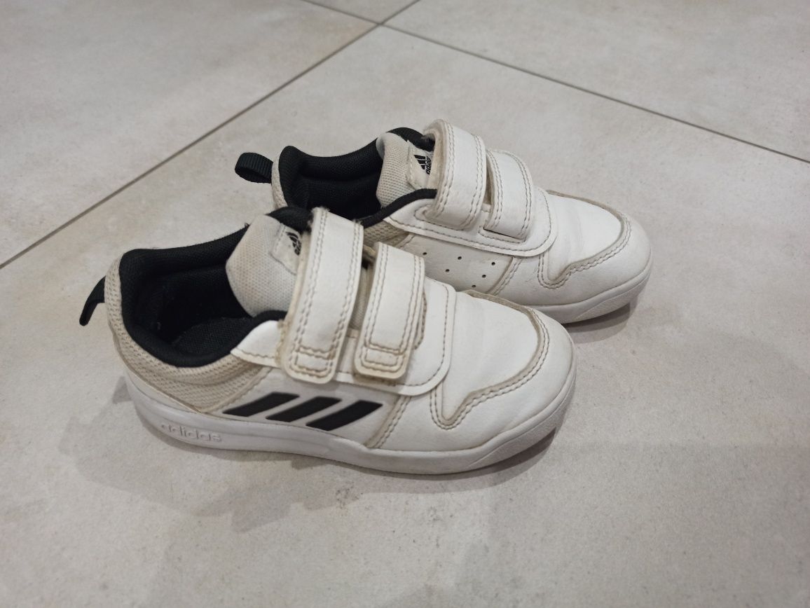 Buty Adidas 25,chłopięce buty sportowe