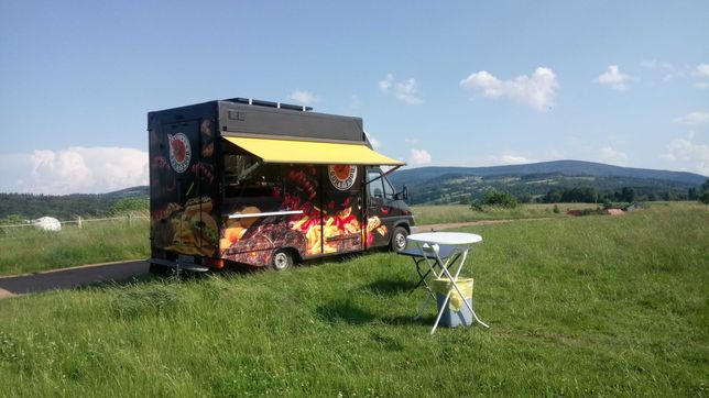 Food truck obsługa imprez plenerowych okolicznościow firmowych eventów