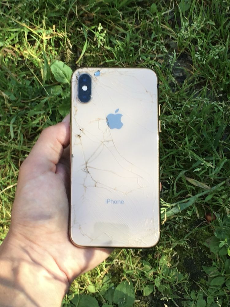 Продам iphone XR64