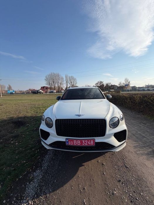 Продам Bentley 2021 года