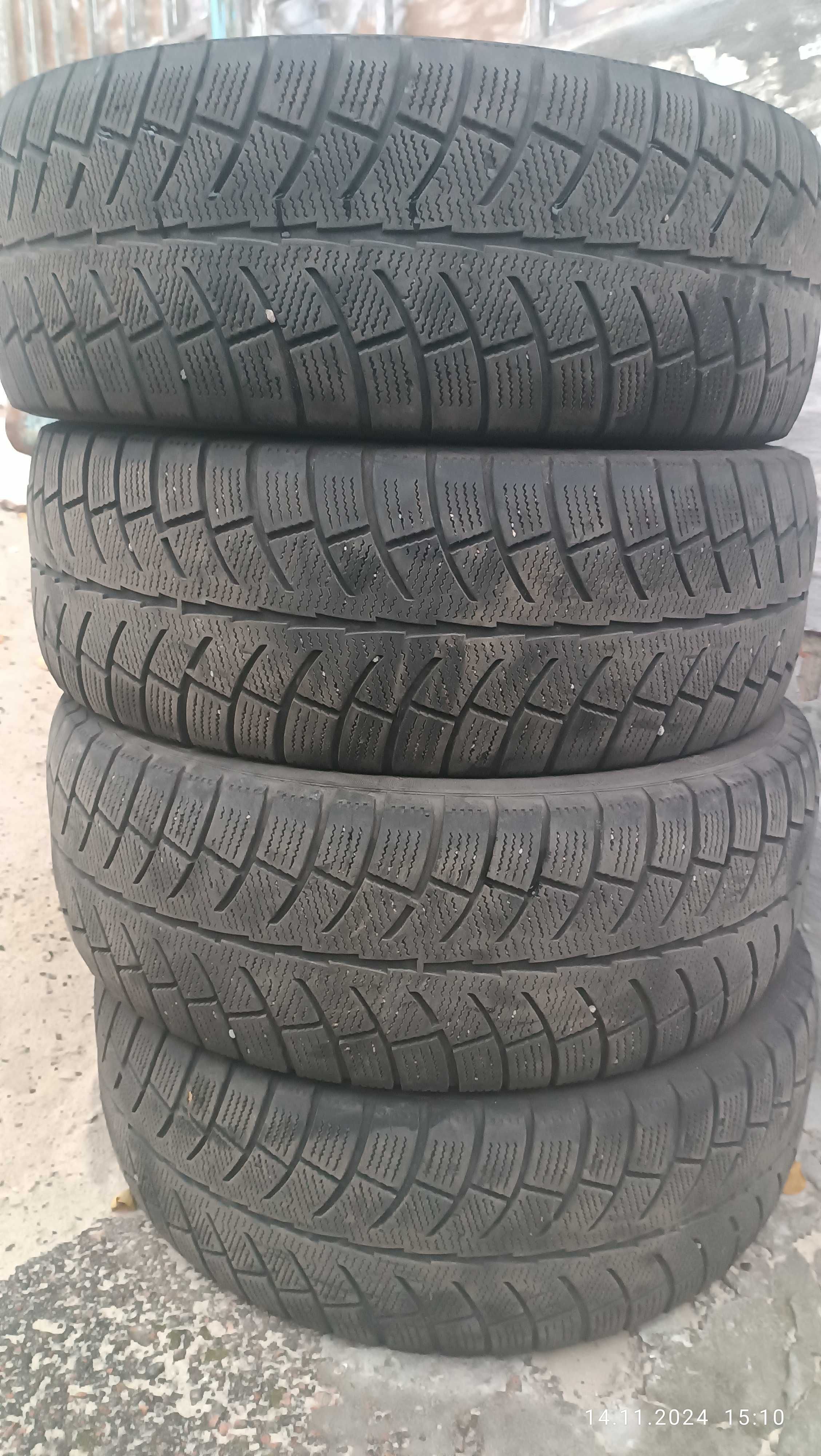 Комплект б/у шини  D 2009 225 /60 R 17