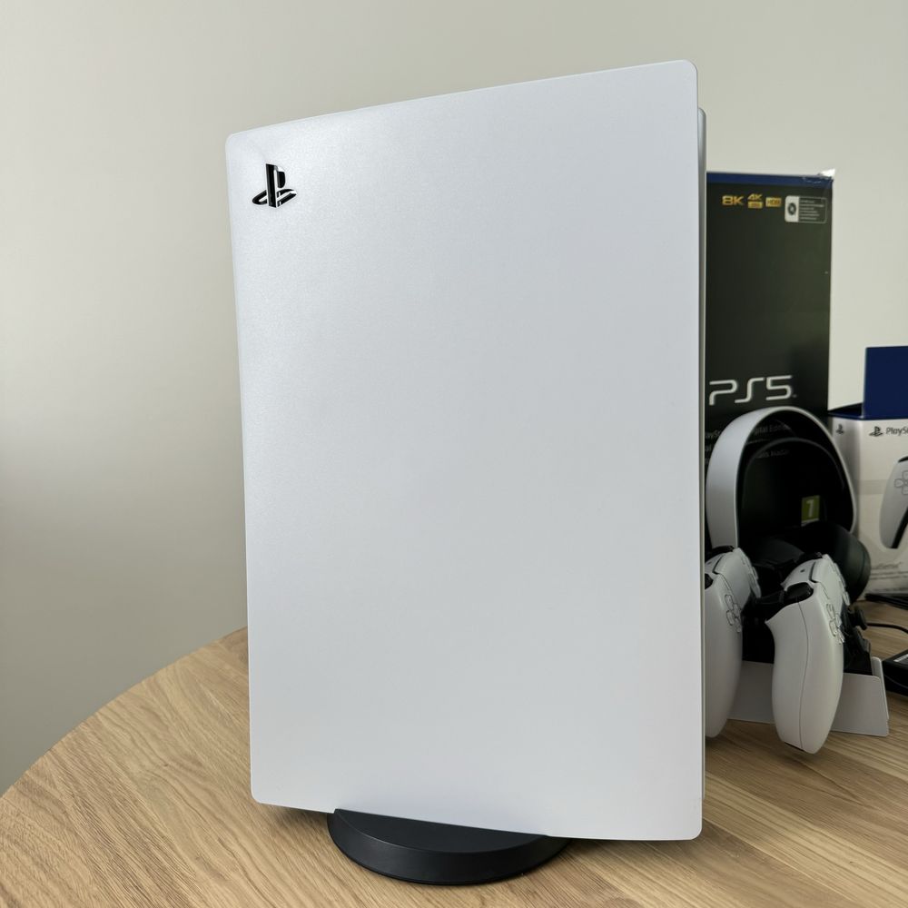 Konsola PlayStation 5 Digital + 2 pady + sluchawki Pulse 3D +ladowarka