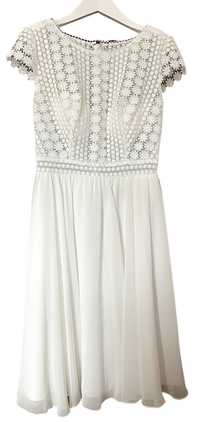 Biała sukienka z koronką premium