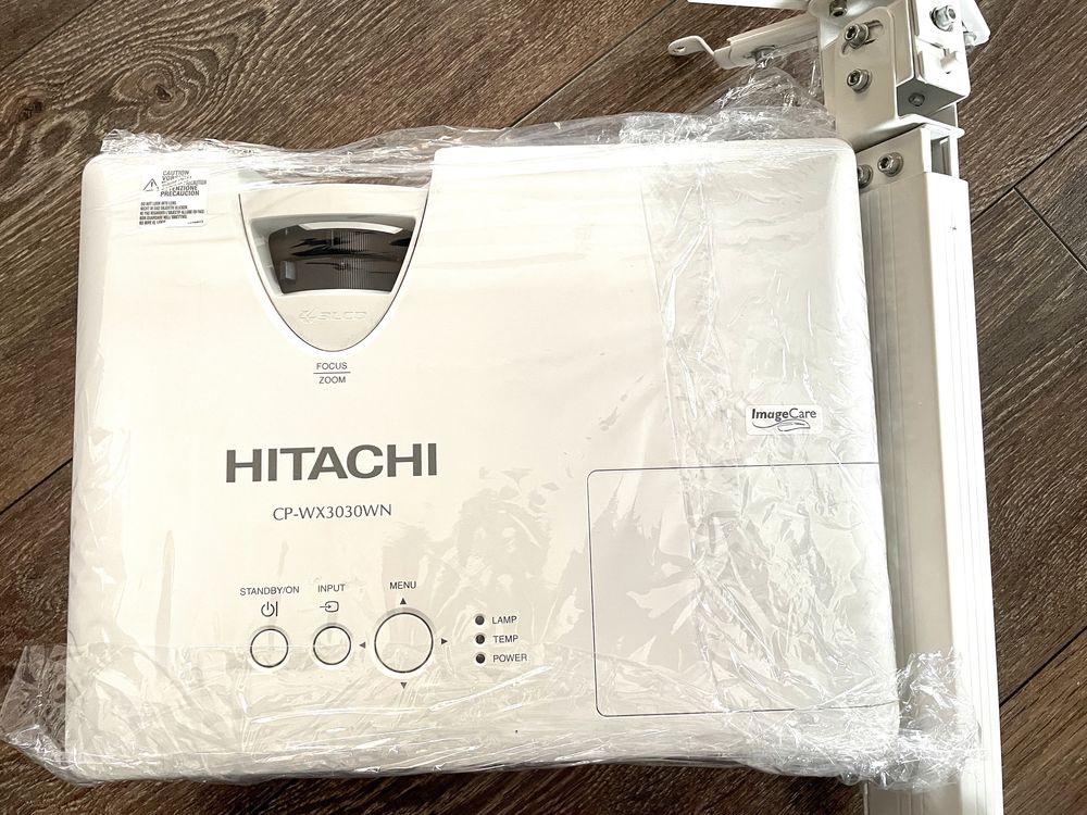 Projektor HITACHI CP-WX3030WN stan idealny