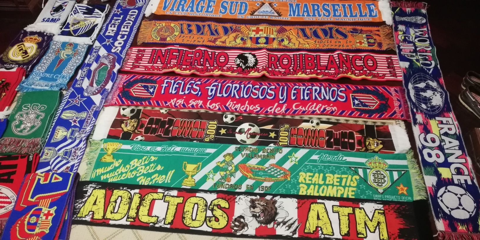 20 Cachecoisbde clubes e claques de Futebol