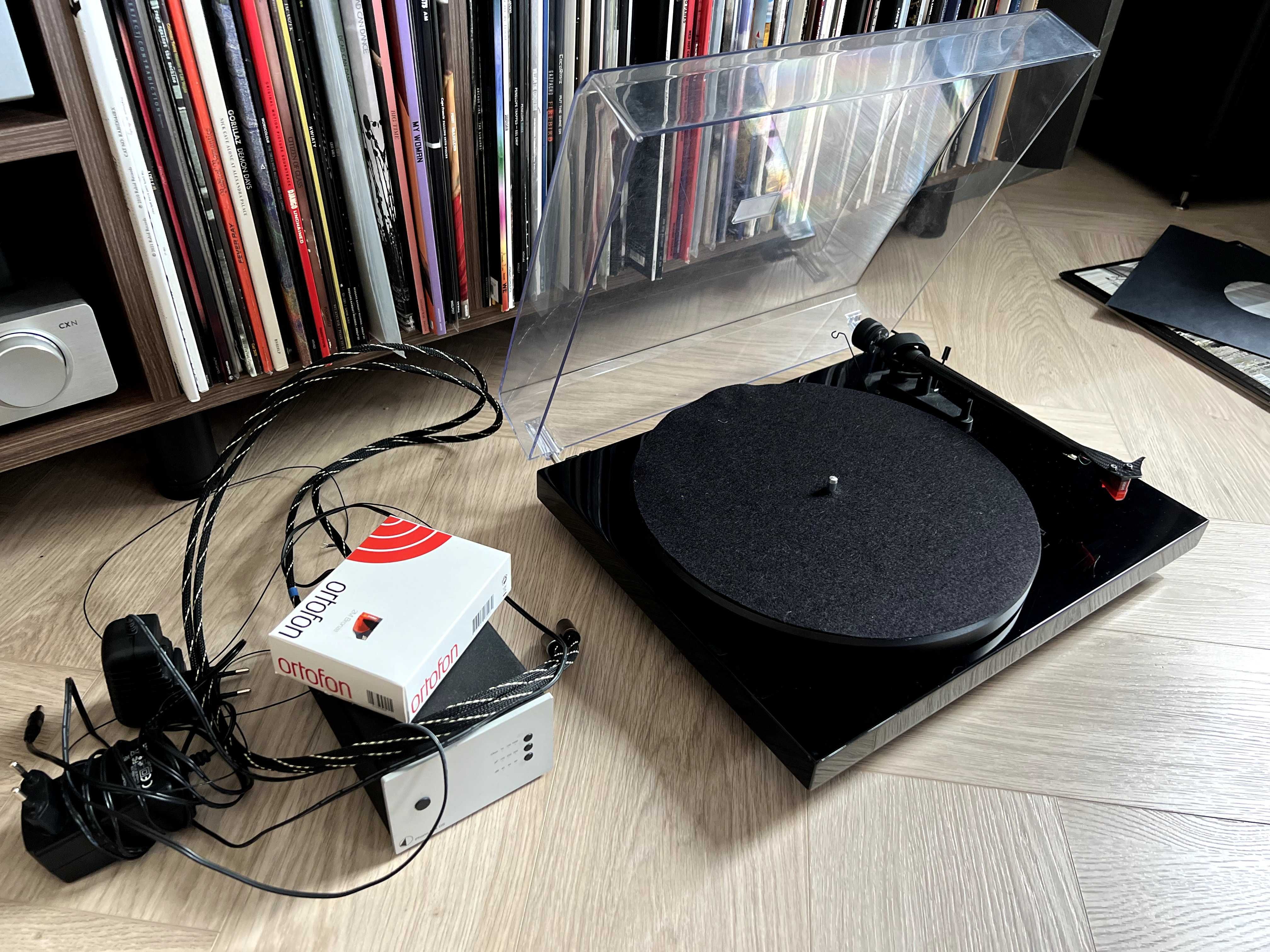 Gramofon Pro-Ject Debut Carbon + przedwzmacniacz Pro-Ject Phono Box DS