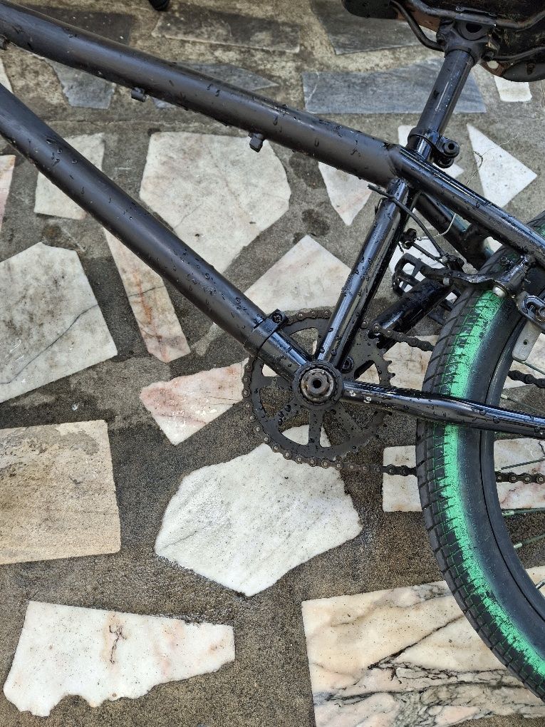 Vendo bicicleteira bmx