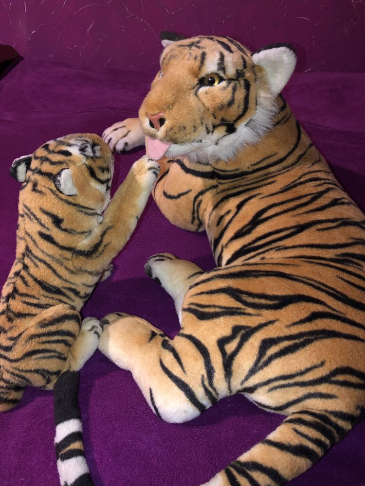 Тигр большая,мягкая ,реалистичная детская игрушка,подарок на день рожд