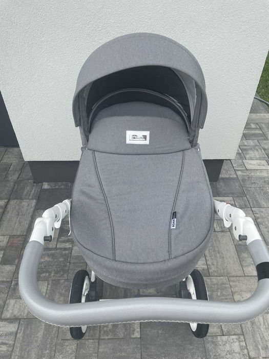 Wózek Roan Bass Soft 3w1 (gondola, nosidełko i spacerówka)