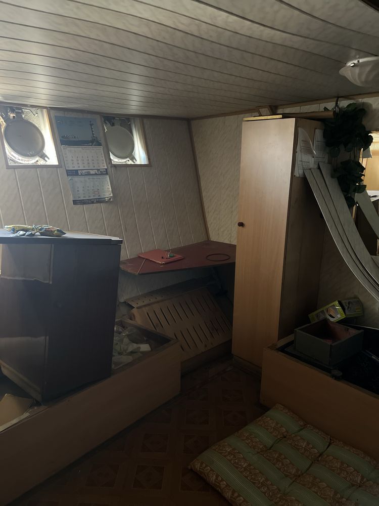 Морський пасажирський теплохід на 77 пасажирів