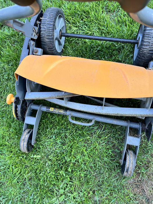 Bebnowa kosiarka Fiskars reczna uzywana