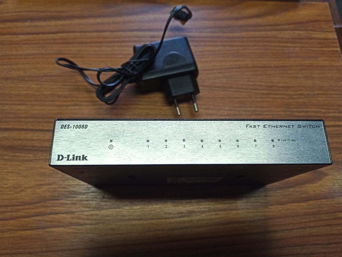 Комутатор D-Link DES-1008D 8xFE, Desktop металл, некерований.