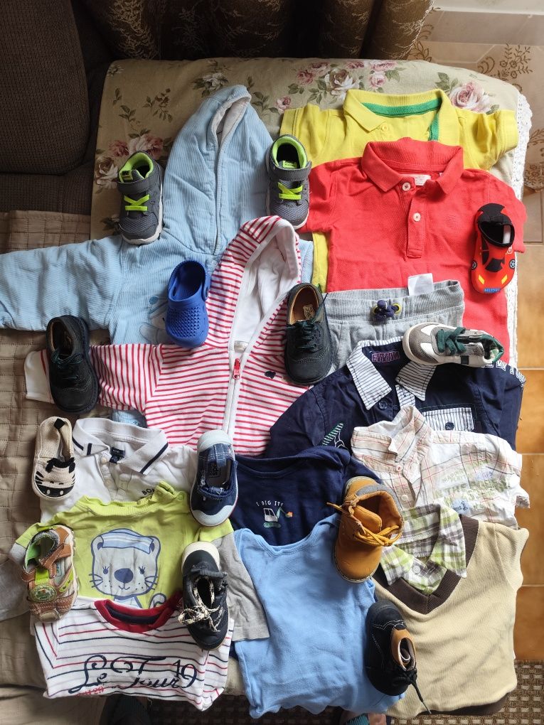 Roupa e calçado p/crianças com idade de 0,6 até 24 m  Zippy, H&M, etc