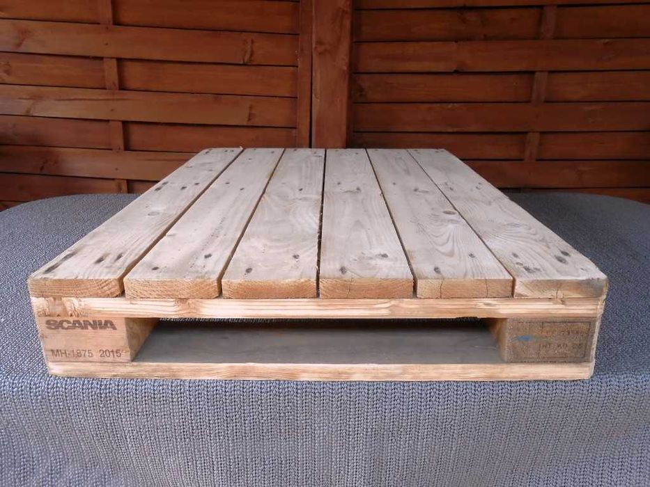 Paleta drewniana ozdobna 80x60x12,5 cm.