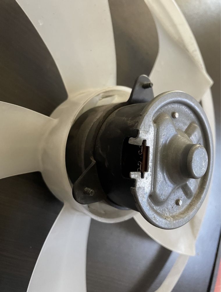 Вентилятор радиатора на Mazda c×5 2.0