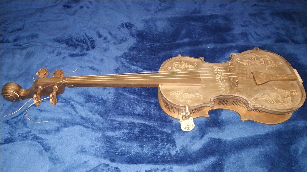 Скрипка - шкатулка продам ,ручной работы.