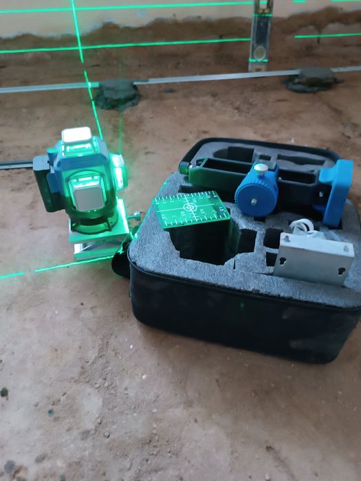 Лазерний рівень Лазерный уровень 4D 16-лінійний обертається на 360°