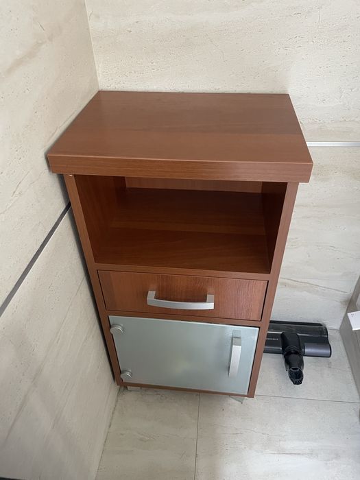 Meble łazienkowe – komplet (umywalka z szafką + 2 szafki)