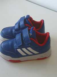 Sapatilhas Adidas tamanho 22