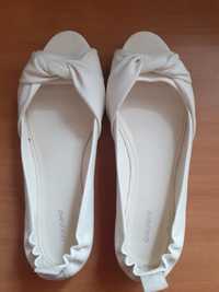 Letnie białe buty baleriny Graceland