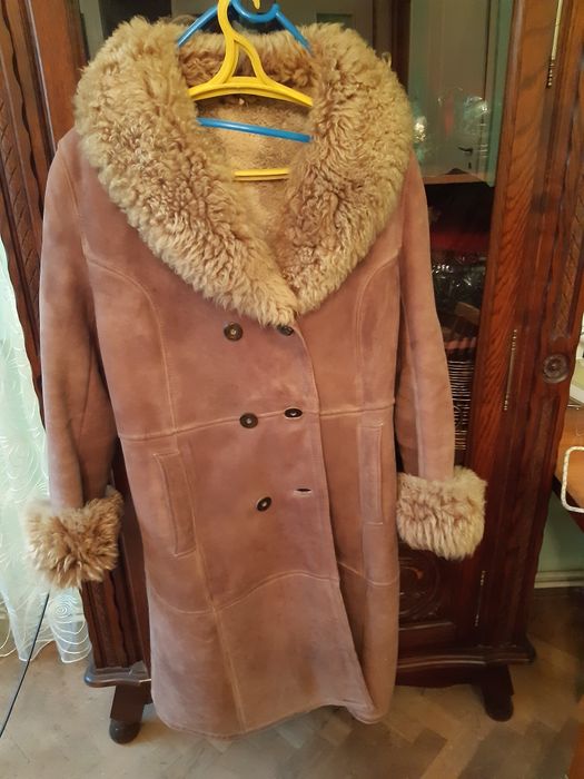 Длинная женская натуральная дубленка